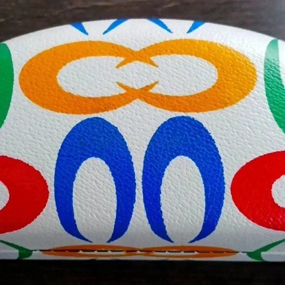 Sunglasses or eyeglasses case..unique..used gently.. - Picture 3 of 5